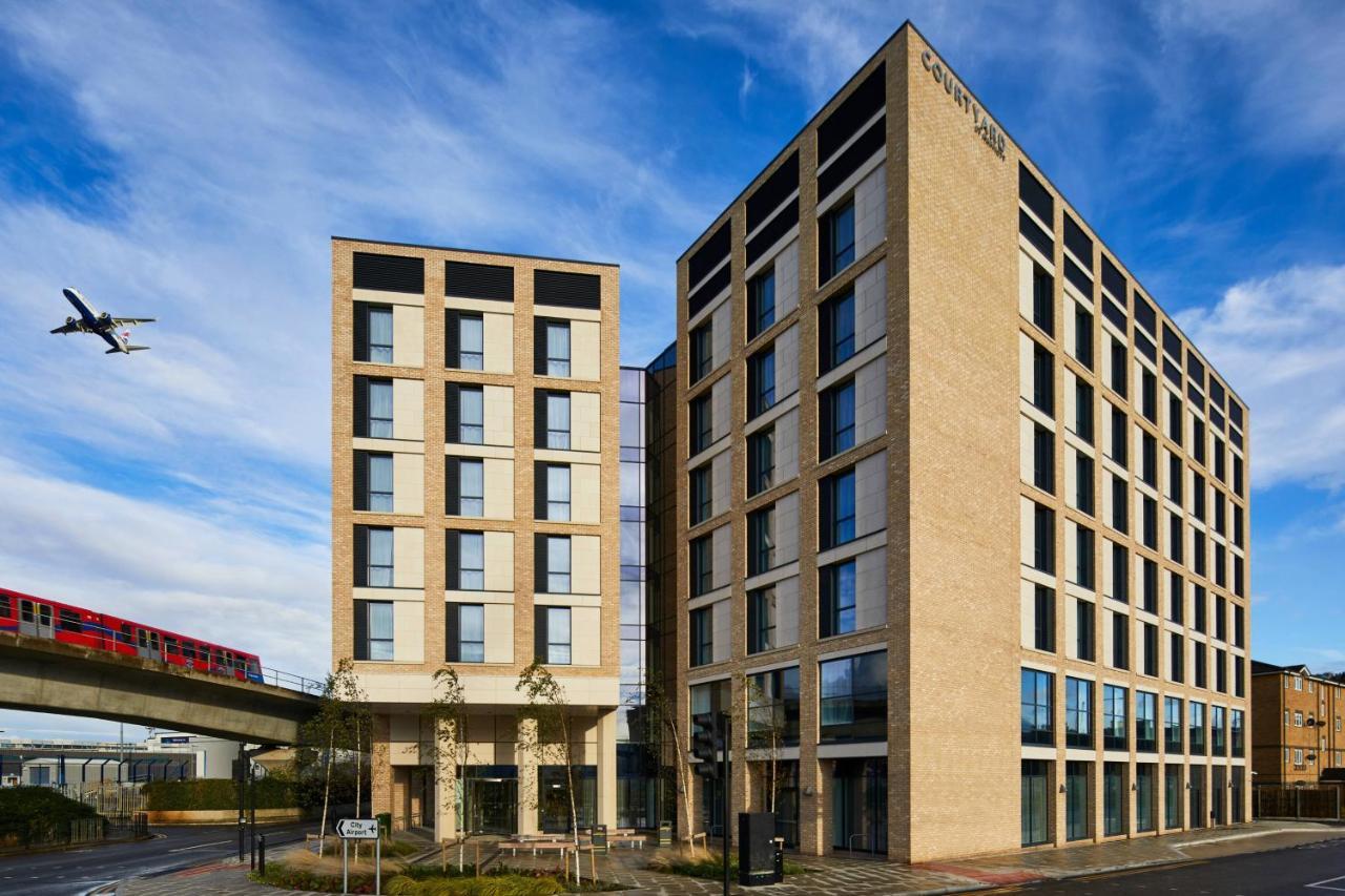 Courtyard By Marriott London City Airport Exterior foto
